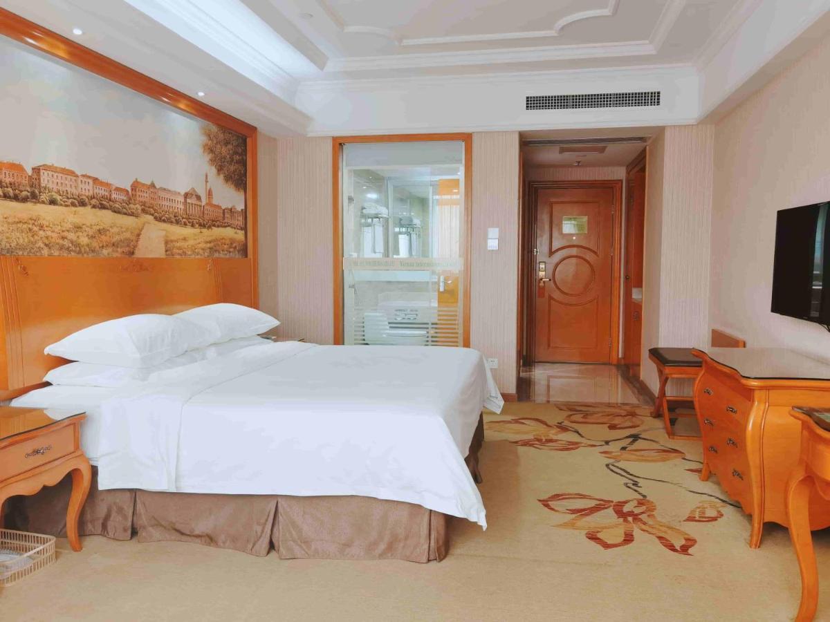 Vienna International Hotel Guigang Hecheng Road Εξωτερικό φωτογραφία